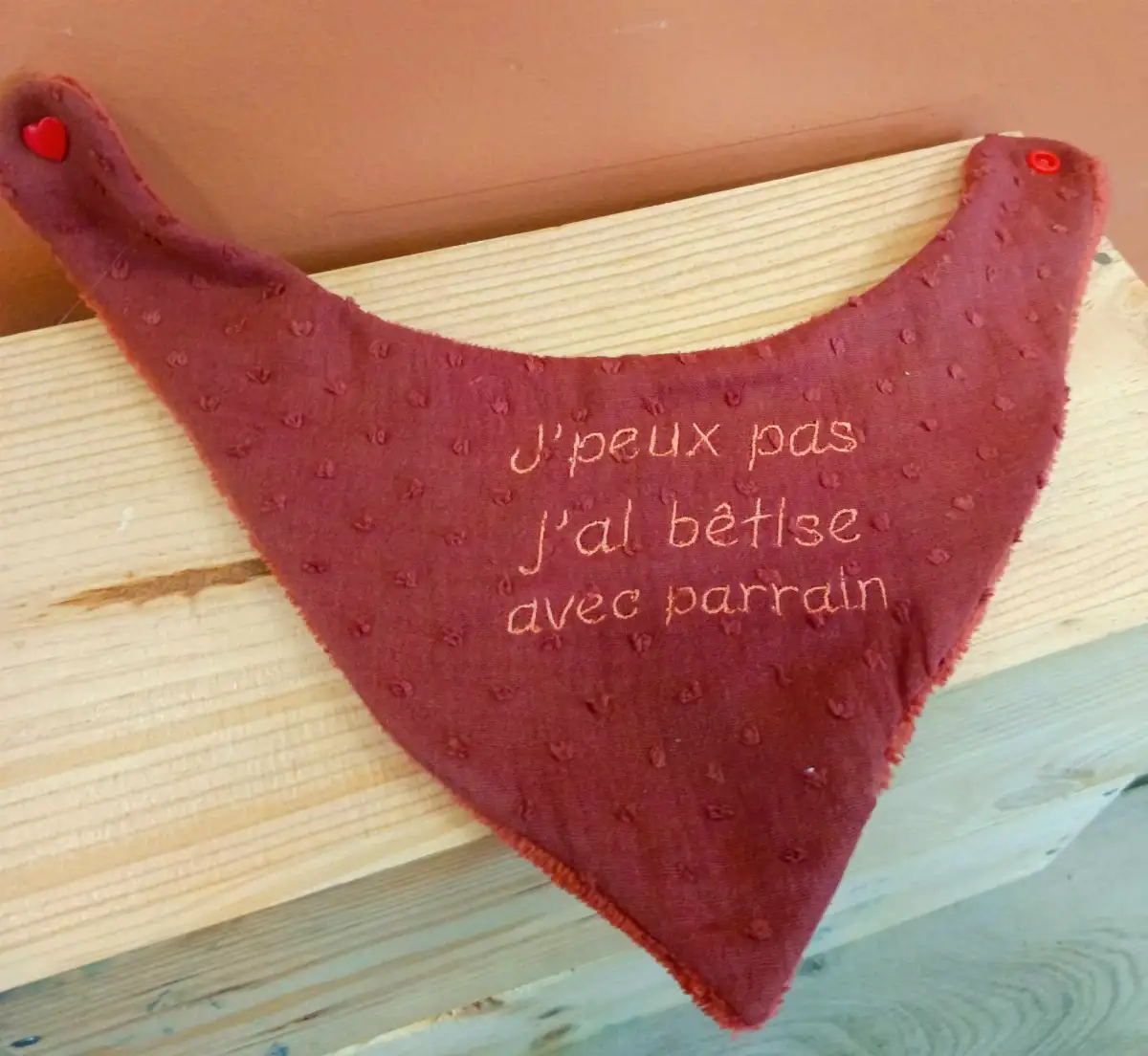 Bavoir bandana bébé brodé - taille 0/9 mois