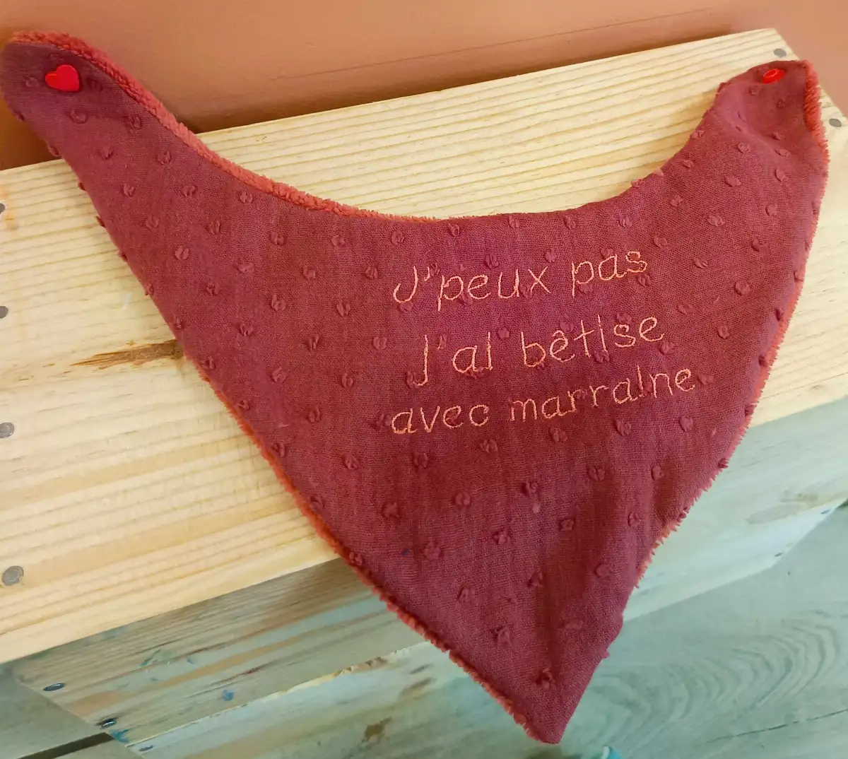 Bavoir bandana bébé brodé - taille 0/9 mois