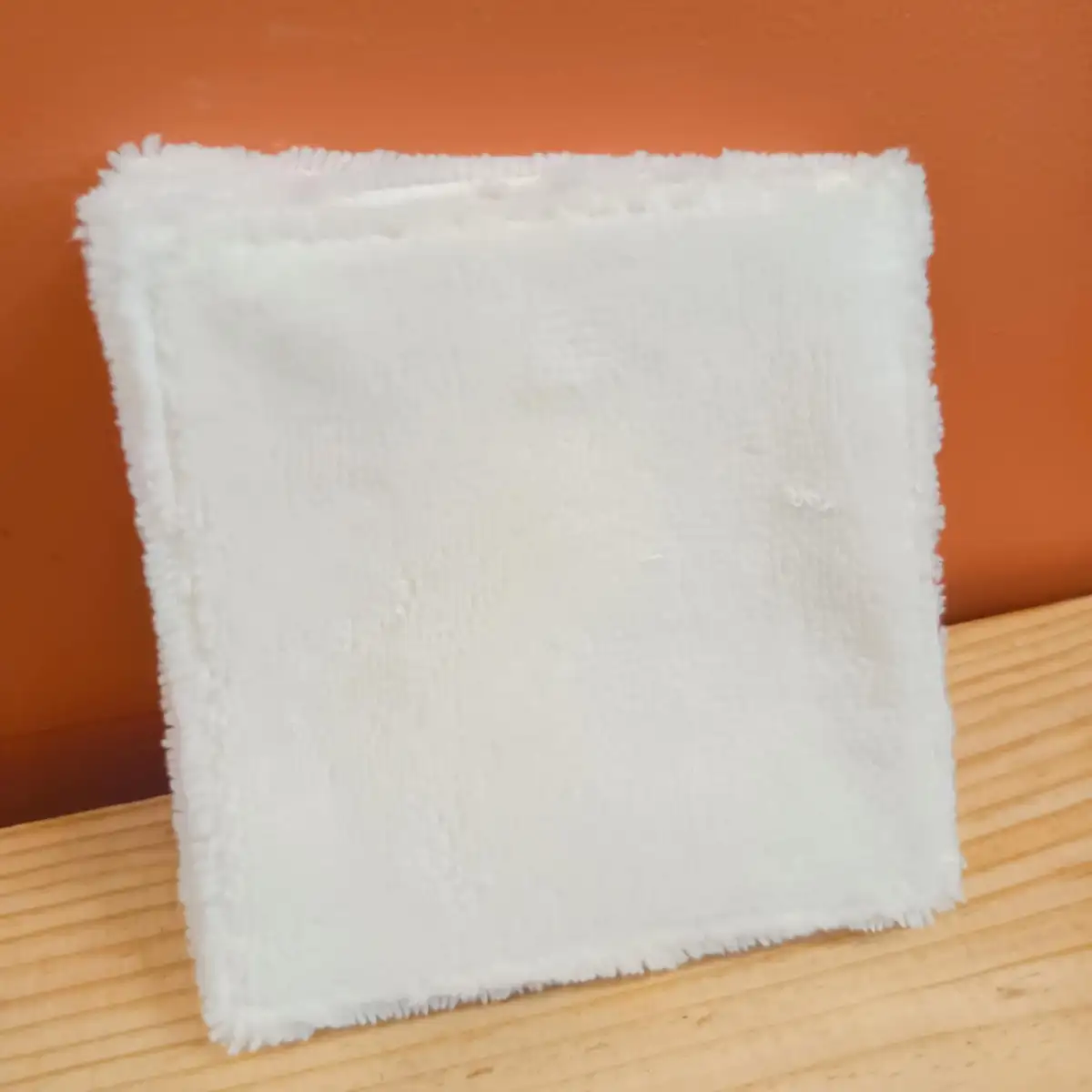 Lot de 5 lingettes lavables artisanales : démaquillez-vous avec style et douceur