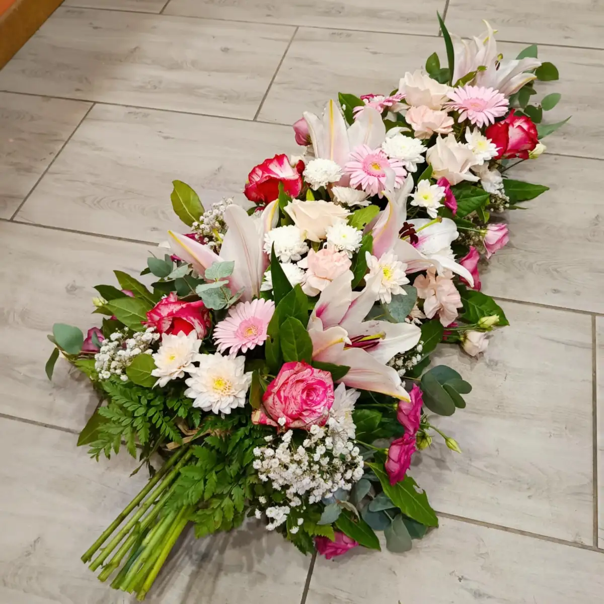 Gerbe piquée : exprimez vos condoléances avec délicatesse